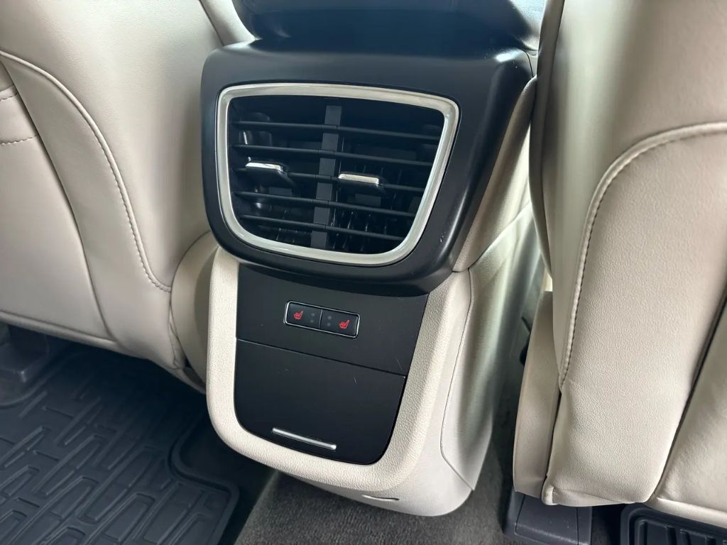 2020 Lincoln Nautilus - $17,500