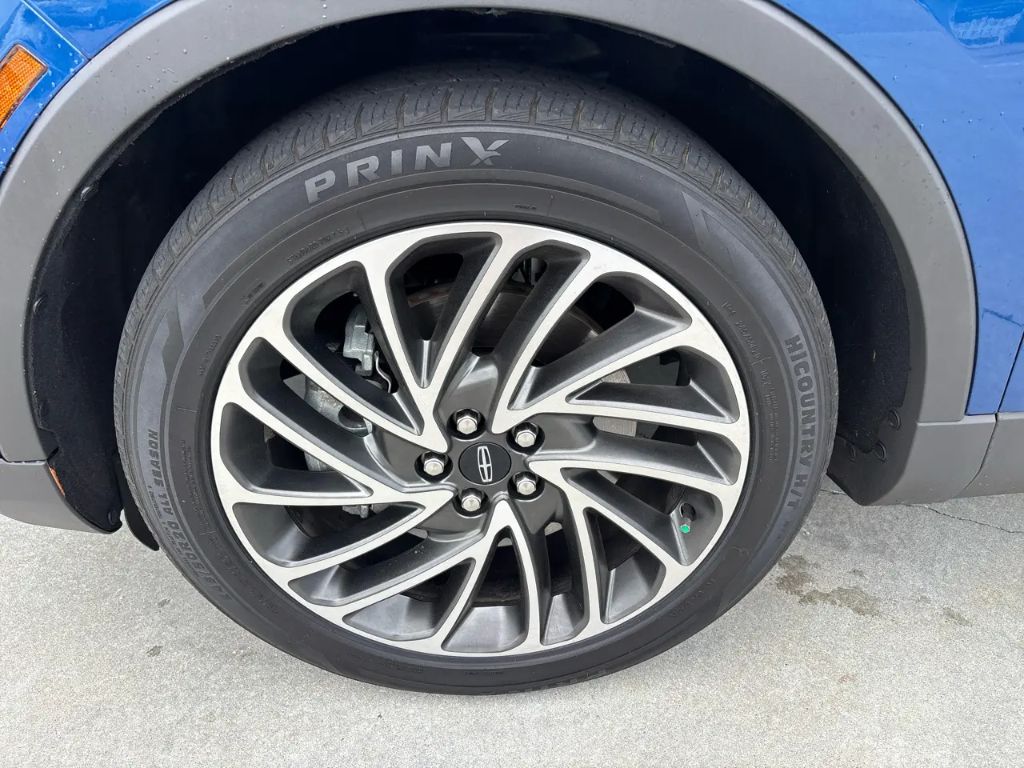 2020 Lincoln Nautilus - $17,500