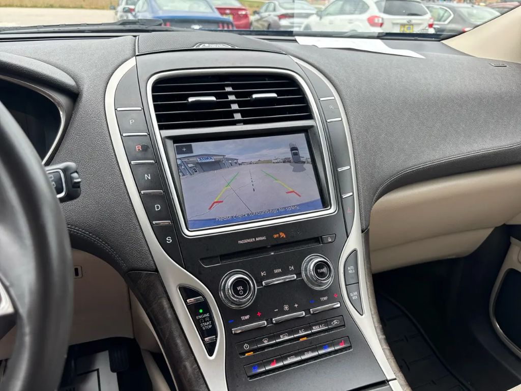 2020 Lincoln Nautilus - $17,500