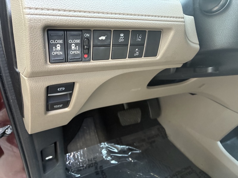 2018 Honda Odyssey - $13,995