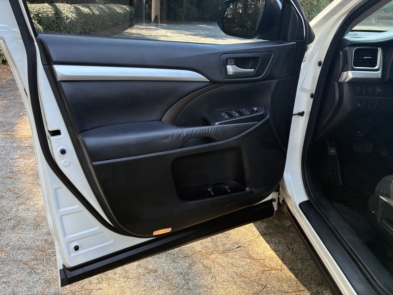 2016 Toyota Highlander - $16,995