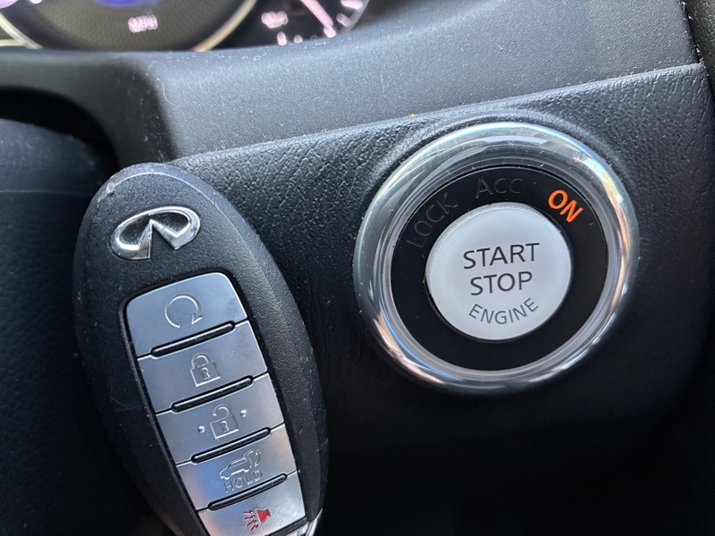 2017 INFINITI QX80 - $14,995