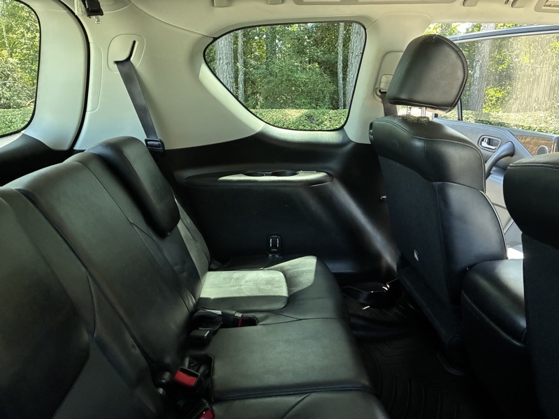 2017 INFINITI QX80 - $14,995