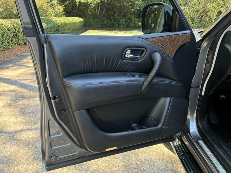 2017 INFINITI QX80 - $14,995