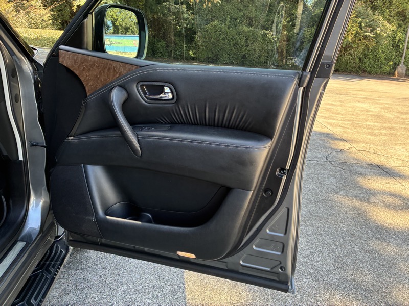 2017 INFINITI QX80 - $14,995