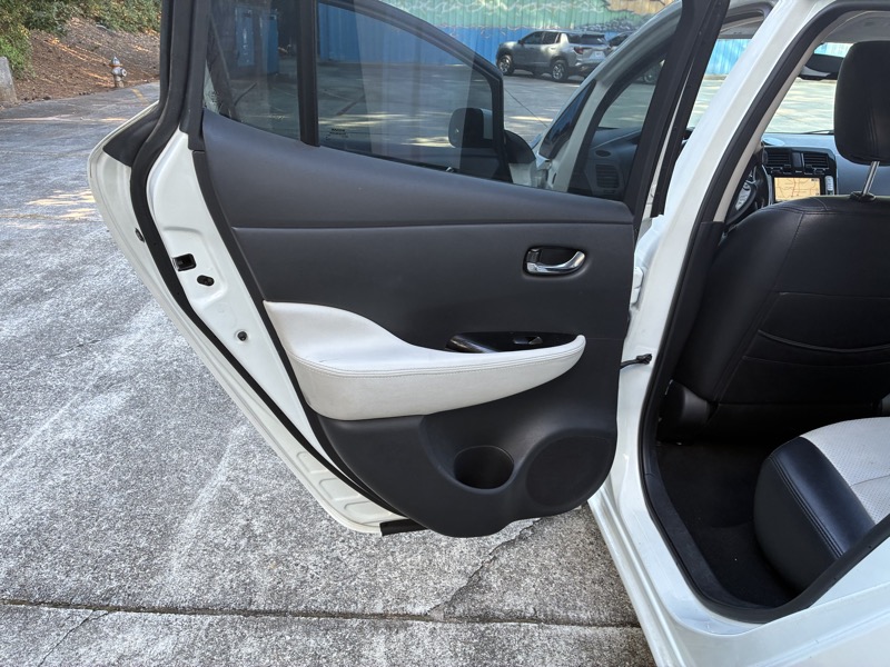 2014 Nissan LEAF - $3,995
