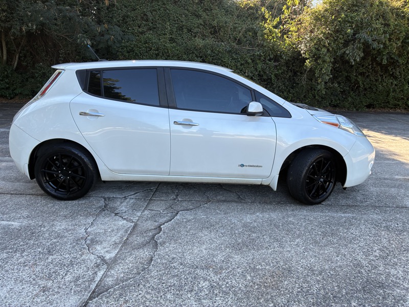 2014 Nissan LEAF - $3,995