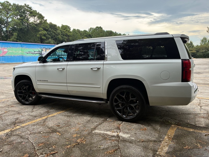 2017 Chevrolet Suburban - $17,995
