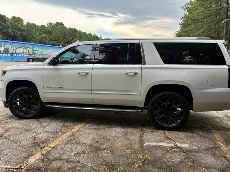 2017 Chevrolet Suburban - $17,995