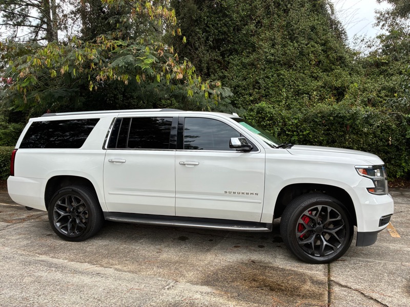 2017 Chevrolet Suburban - $17,995