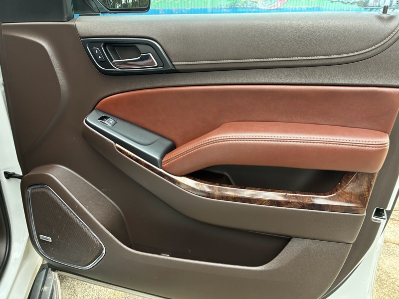 2017 Chevrolet Suburban - $17,995