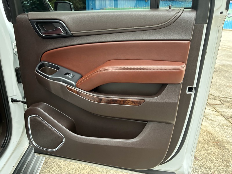 2017 Chevrolet Suburban - $17,995