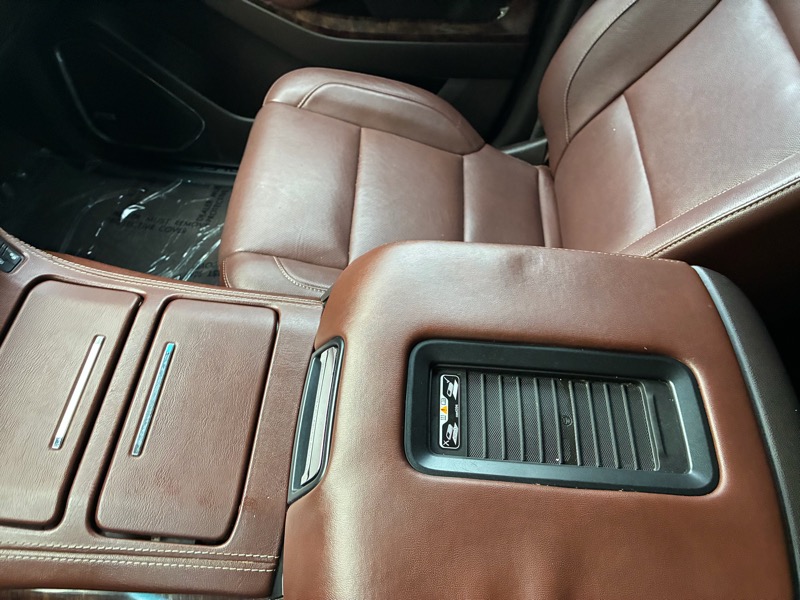 2017 Chevrolet Suburban - $17,995