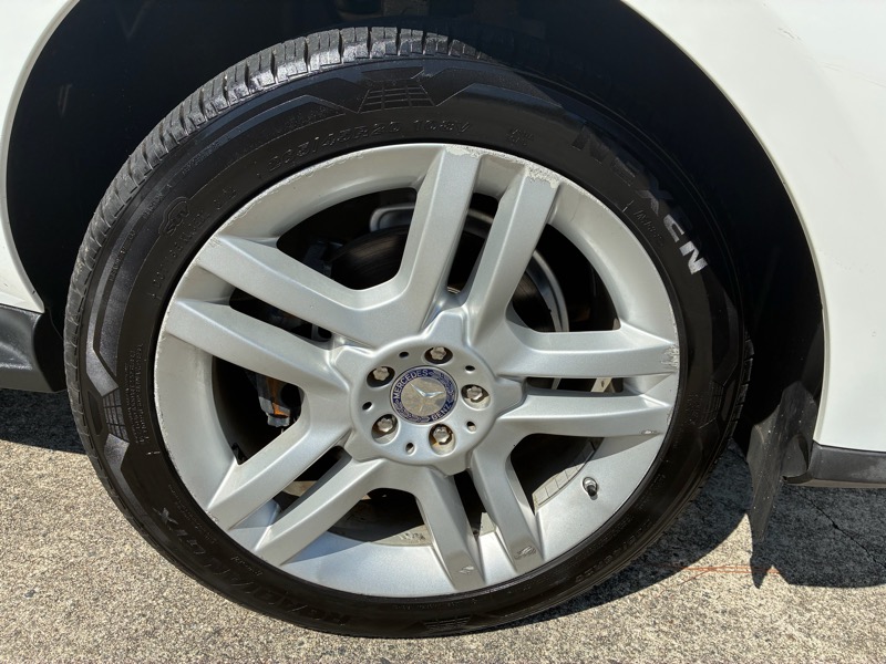 2015 Mercedes-Benz Ml-class - $10,500