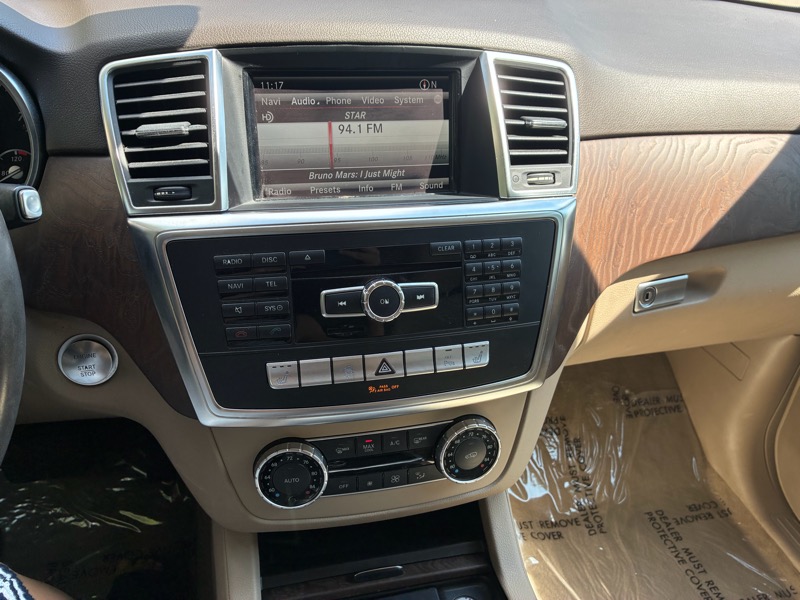 2015 Mercedes-Benz Ml-class - $10,500