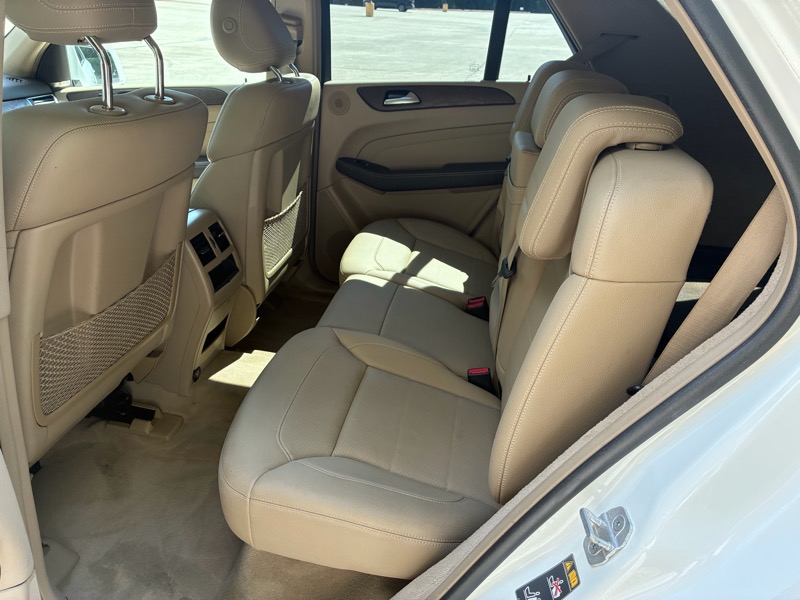 2015 Mercedes-Benz Ml-class - $10,500