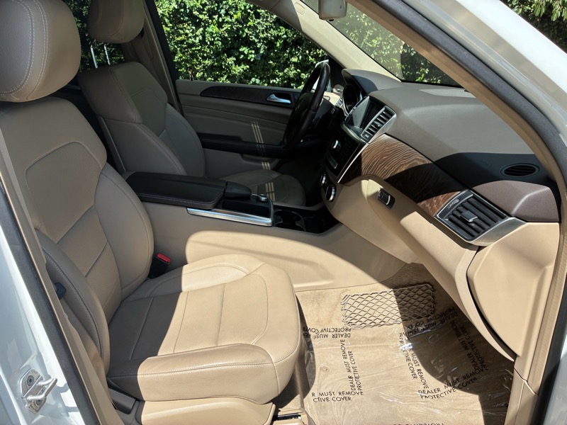 2015 Mercedes-Benz Ml-class - $10,500