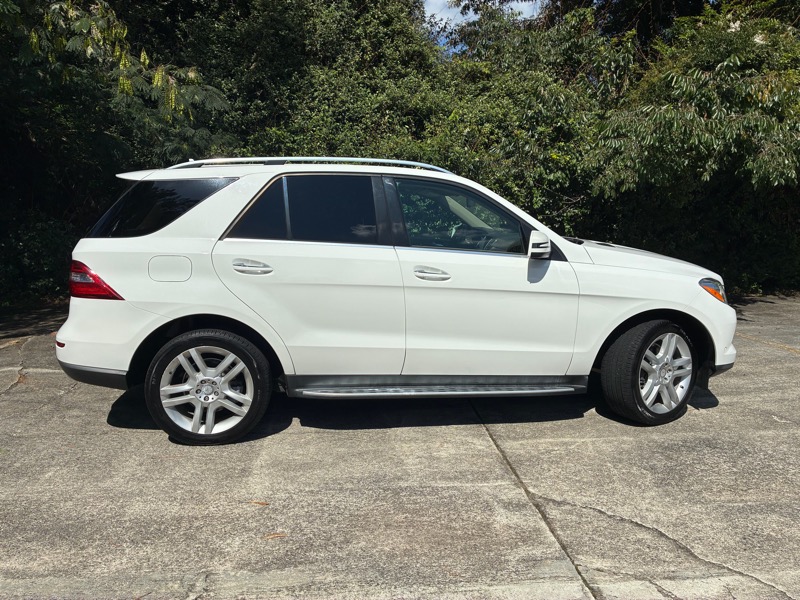 2015 Mercedes-Benz Ml-class - $10,500
