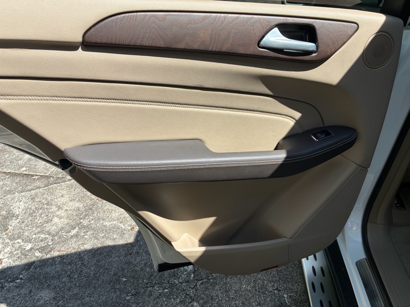 2015 Mercedes-Benz Ml-class - $10,500