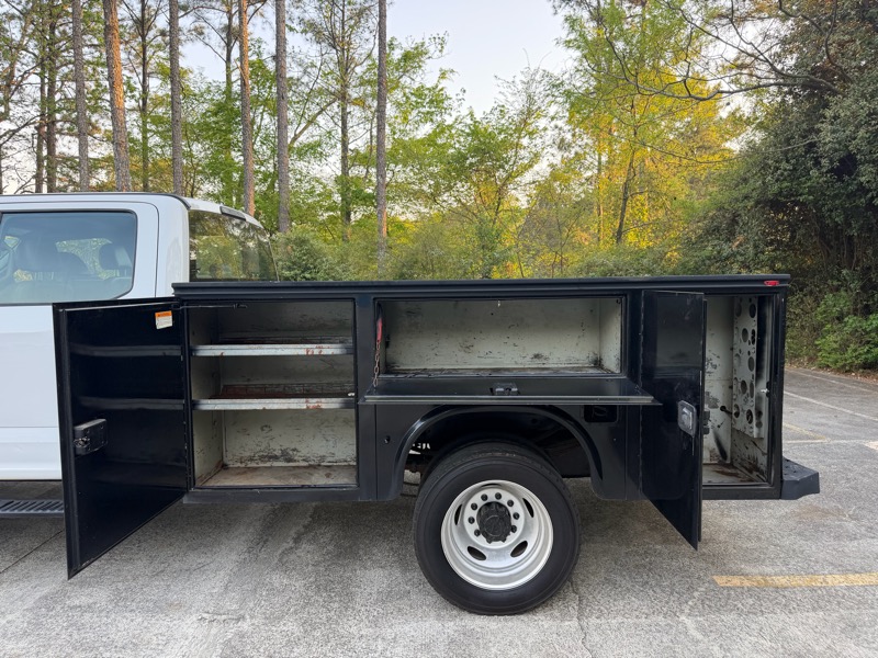 2018 Ford F-450 - $23,000