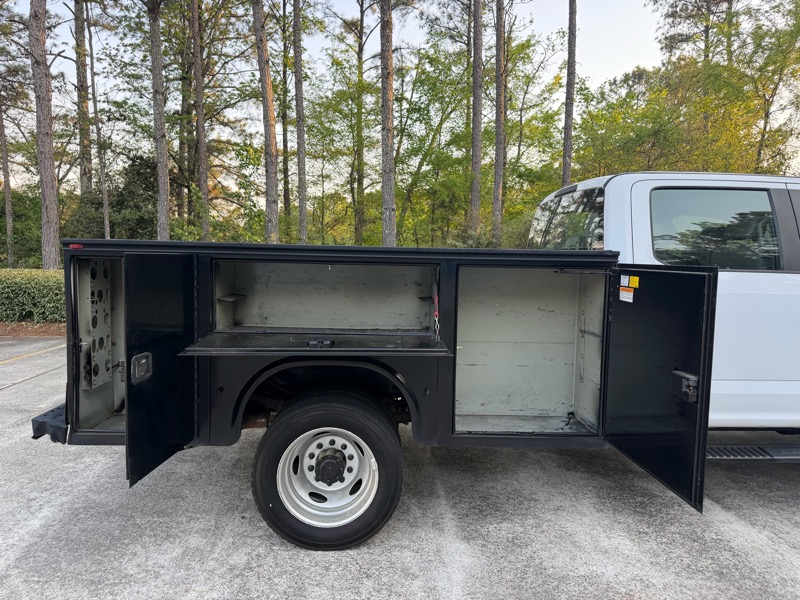 2018 Ford F-450 - $23,000