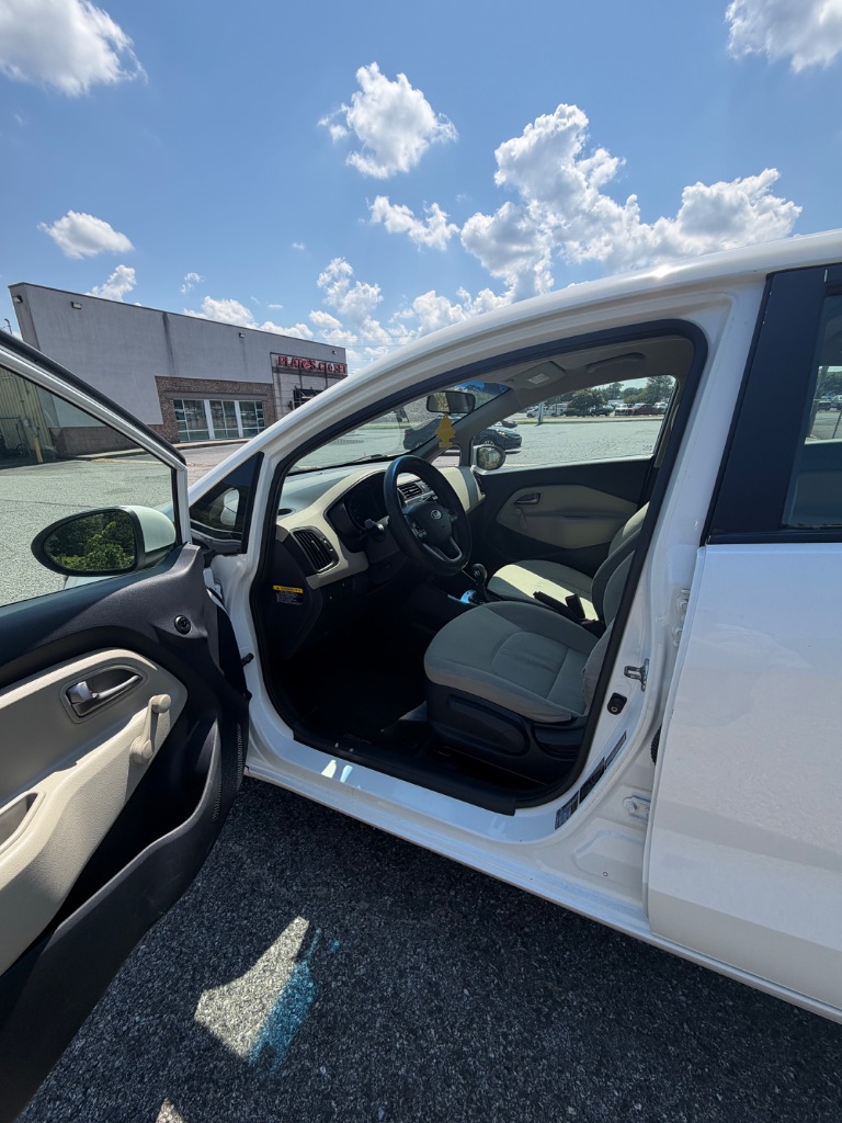 2012 Kia Rio - $3,495