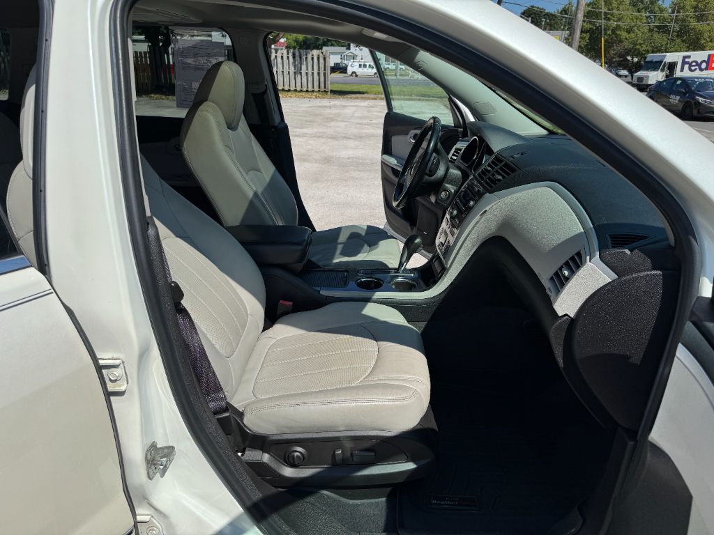 2012 Chevrolet Traverse - $7,800