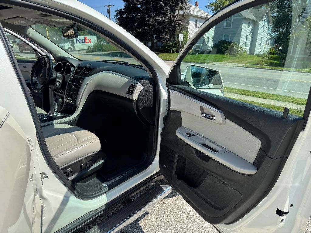 2012 Chevrolet Traverse - $7,800