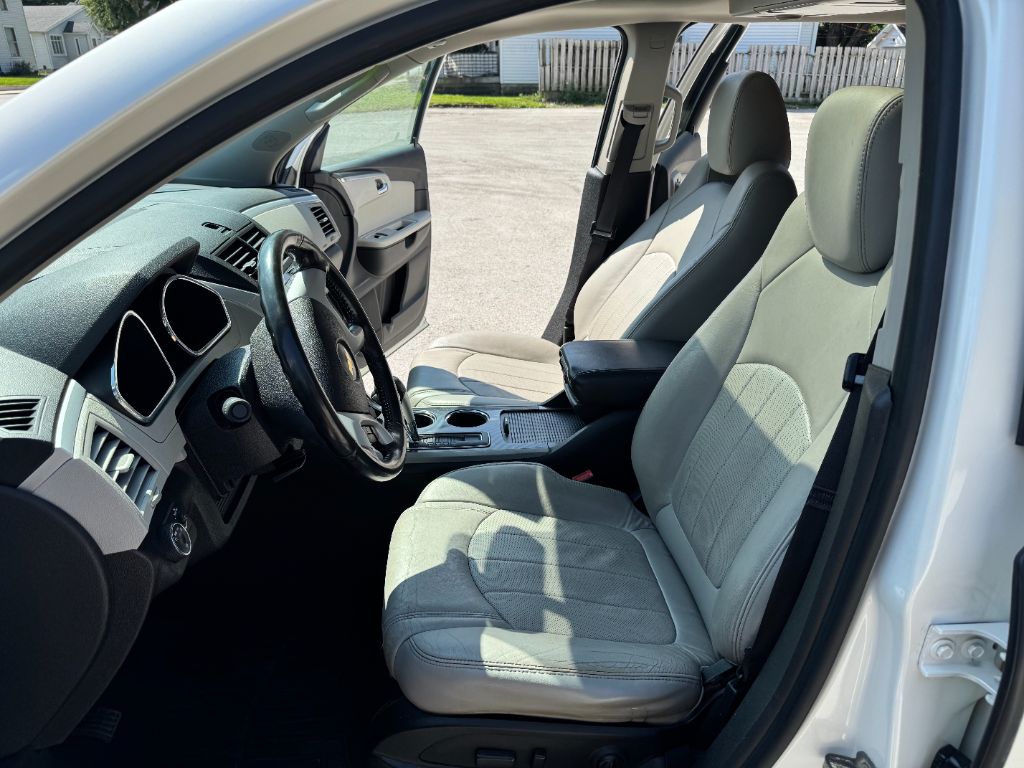 2012 Chevrolet Traverse - $7,800