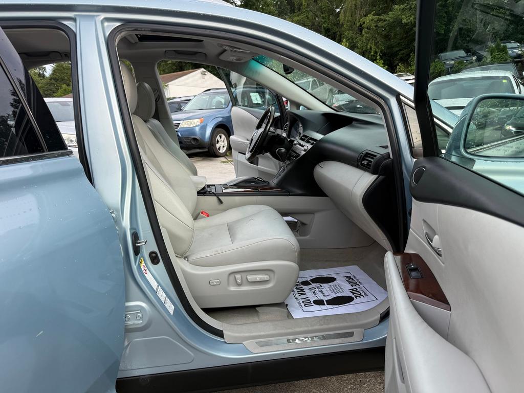 2011 Lexus RX - $12,900