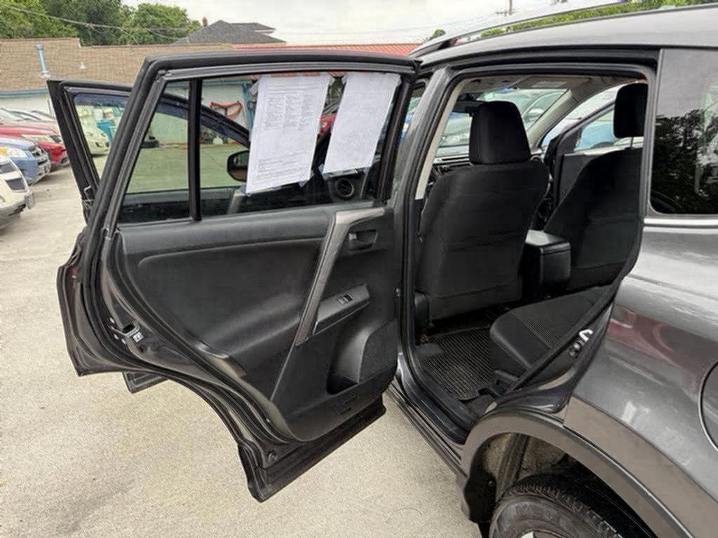 2017 Toyota RAV4 - $15,995