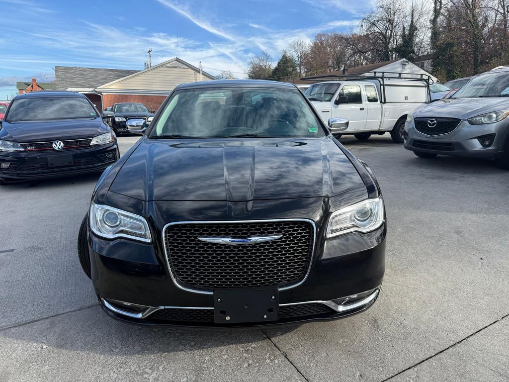 2020 Chrysler 300 - $13,500