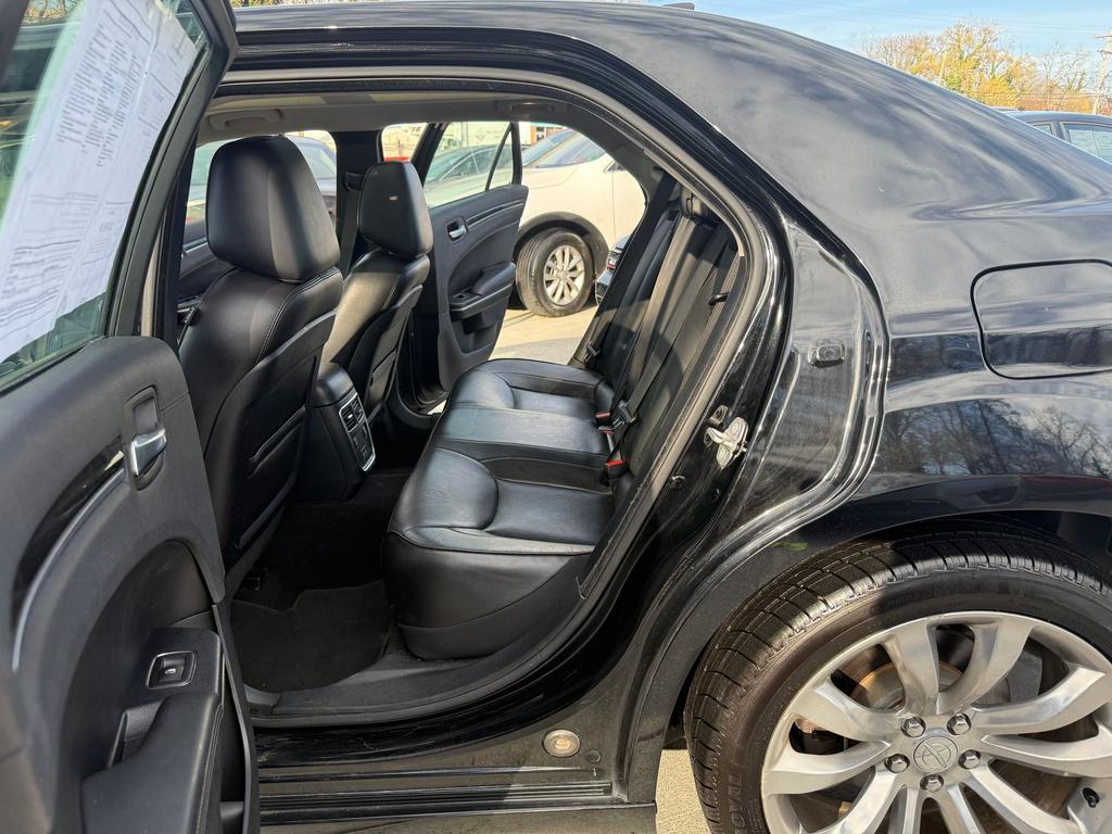 2020 Chrysler 300 - $13,500