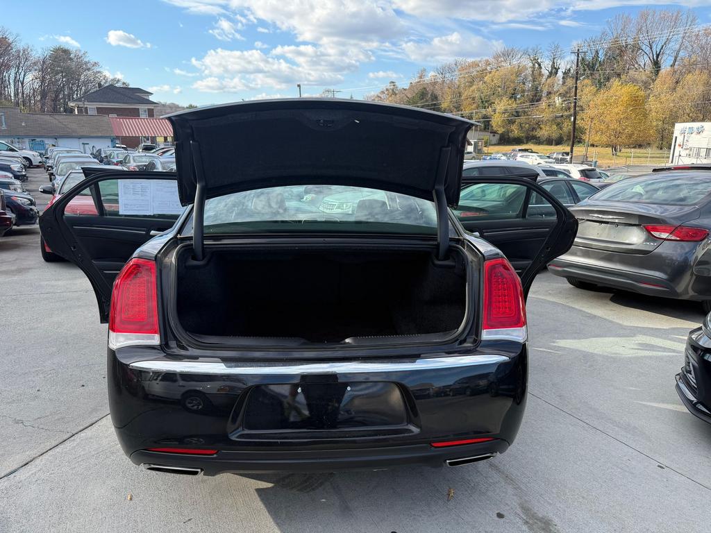 2020 Chrysler 300 - $13,500