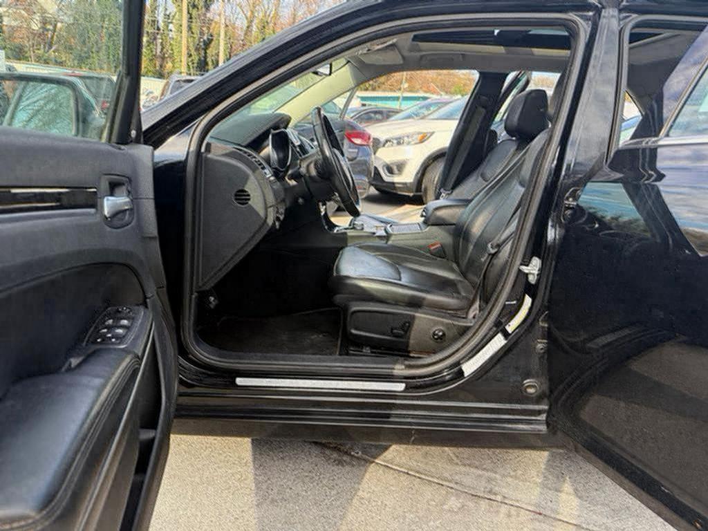 2020 Chrysler 300 - $13,500