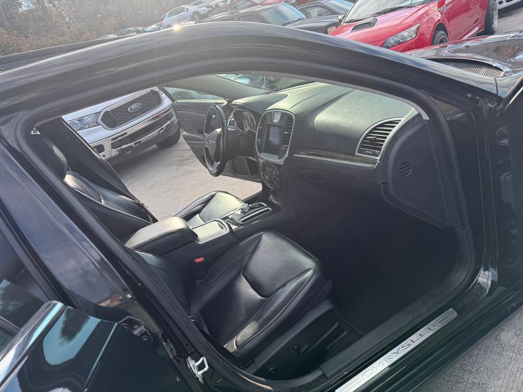 2020 Chrysler 300 - $13,500