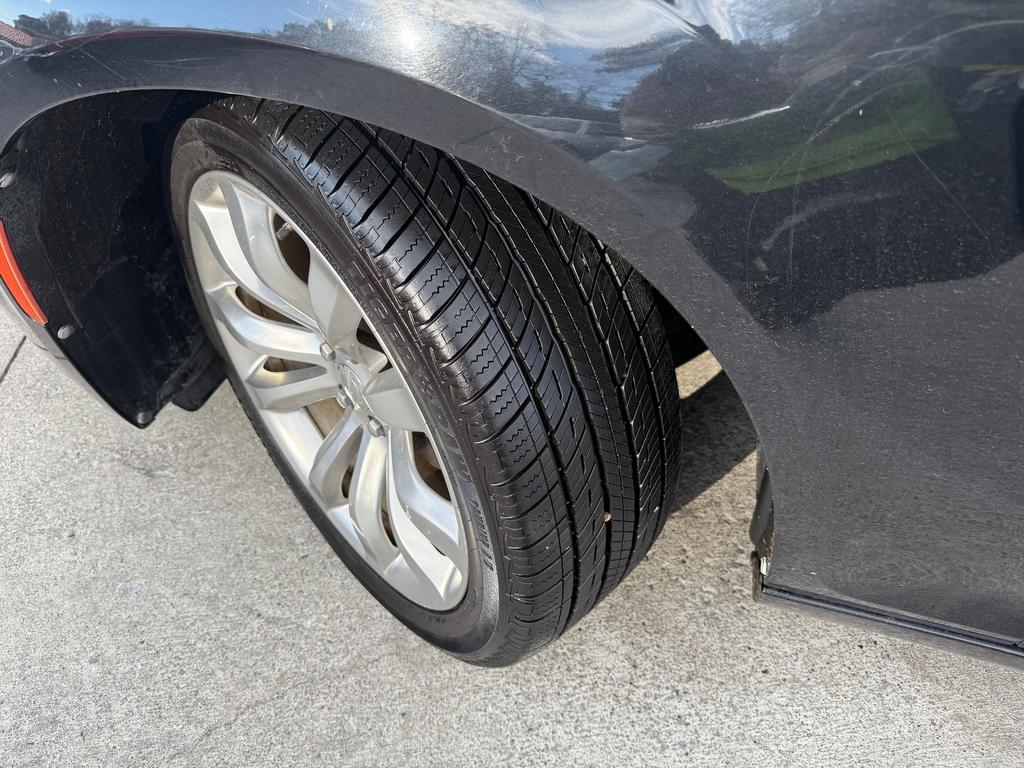 2020 Chrysler 300 - $13,500