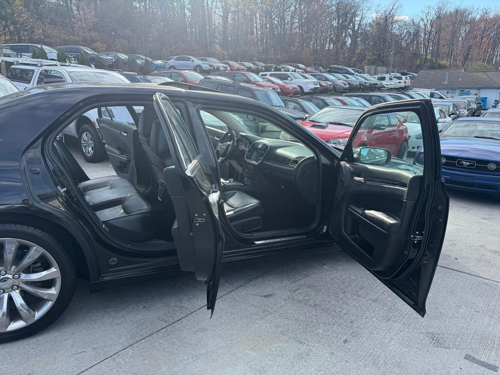 2020 Chrysler 300 - $13,500