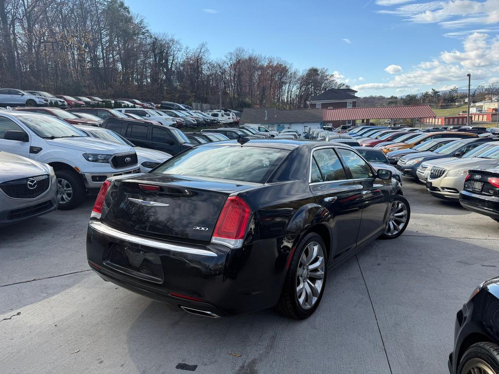 2020 Chrysler 300 - $13,500
