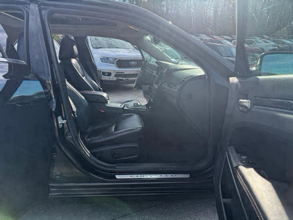 2020 Chrysler 300 - $13,500