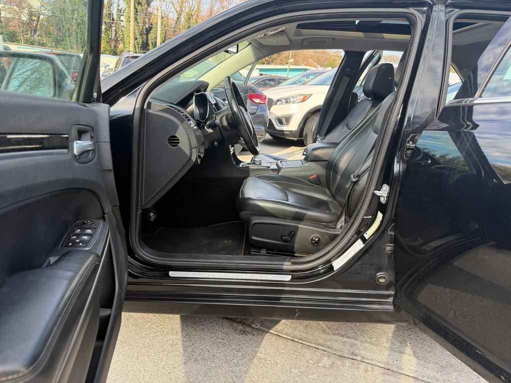 2020 Chrysler 300 - $13,500
