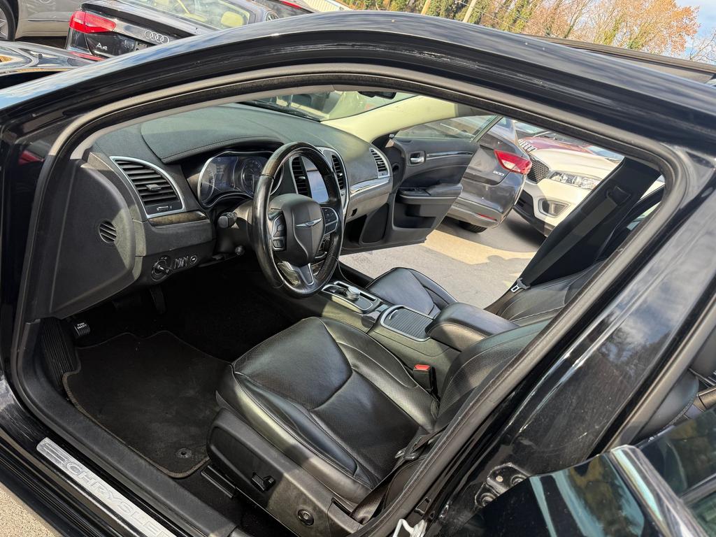 2020 Chrysler 300 - $13,500
