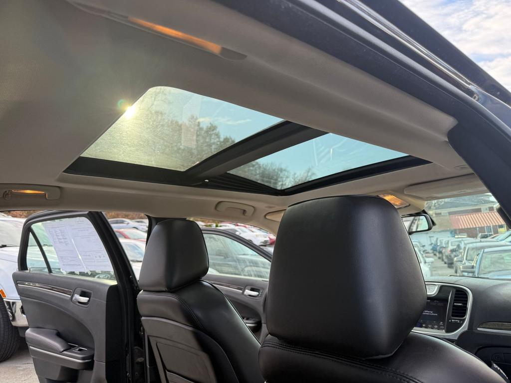2020 Chrysler 300 - $13,500
