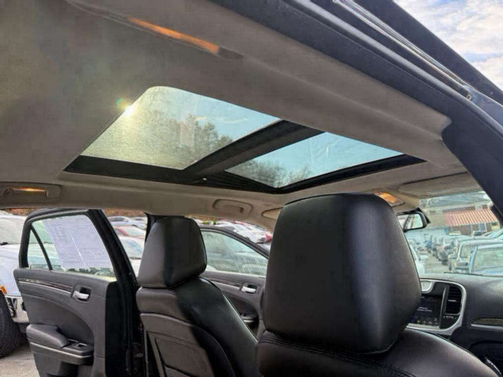 2020 Chrysler 300 - $13,500