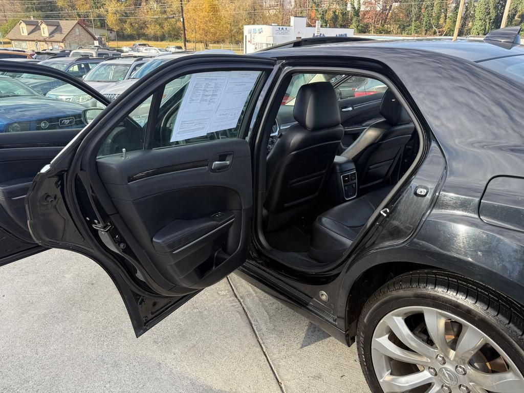 2020 Chrysler 300 - $13,500
