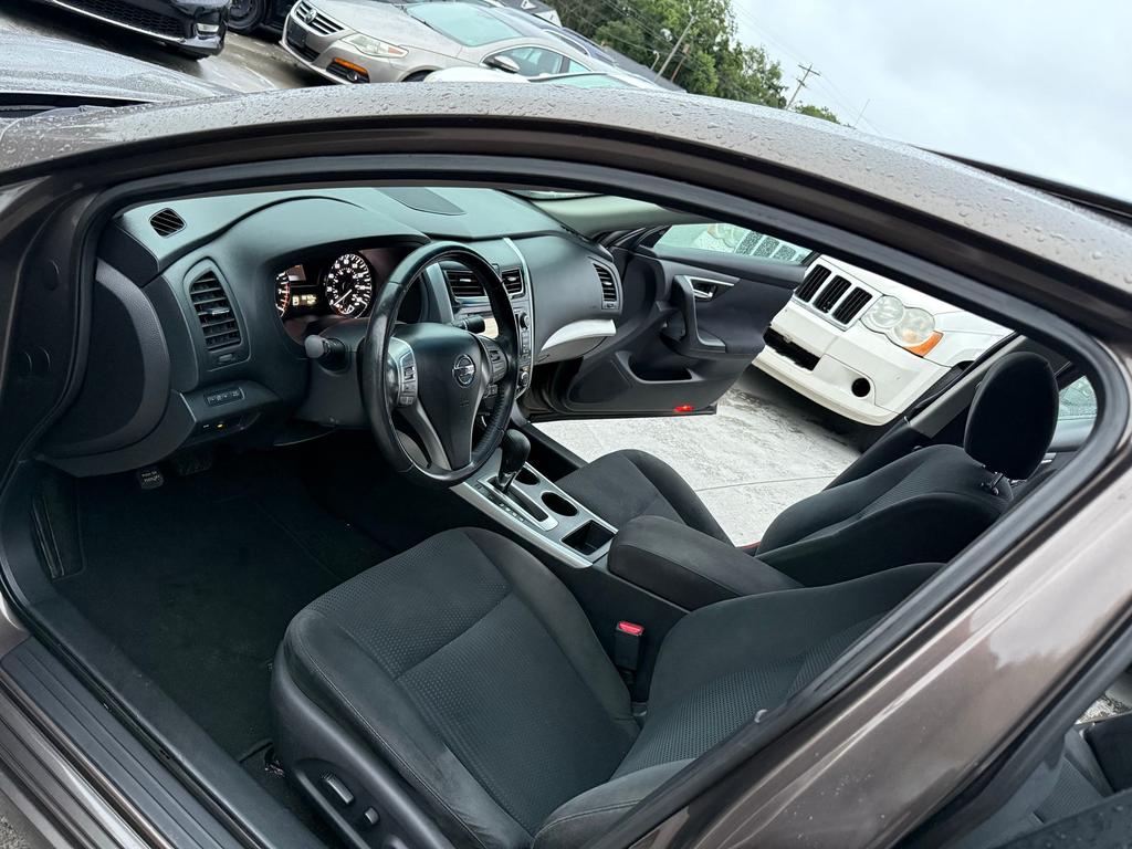 2015 Nissan Altima - $8,500
