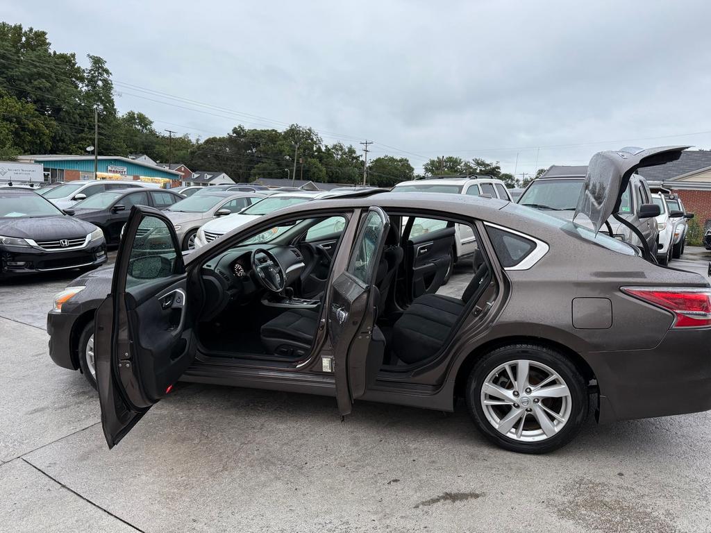 2015 Nissan Altima - $8,500