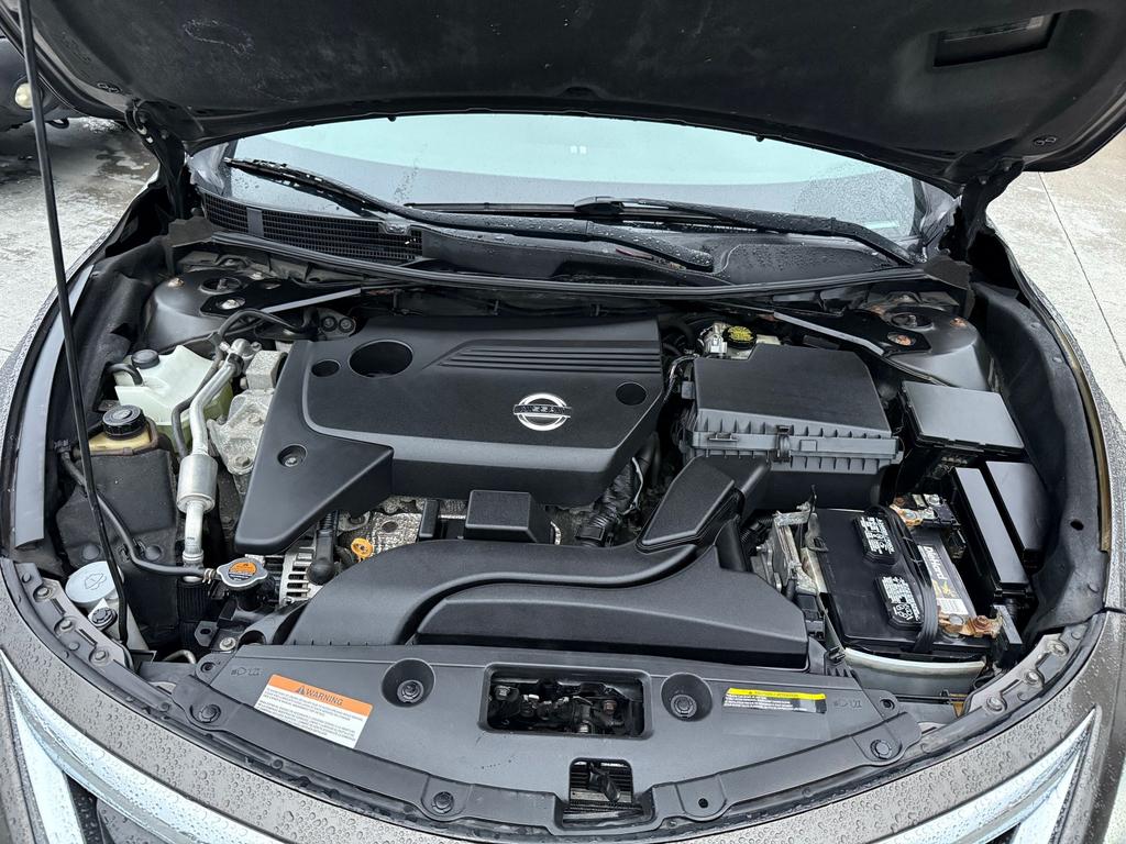 2015 Nissan Altima - $8,500