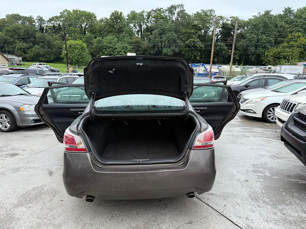 2015 Nissan Altima - $8,500