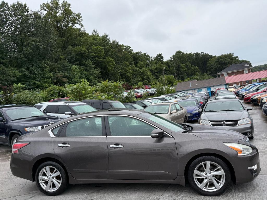 2015 Nissan Altima - $8,500